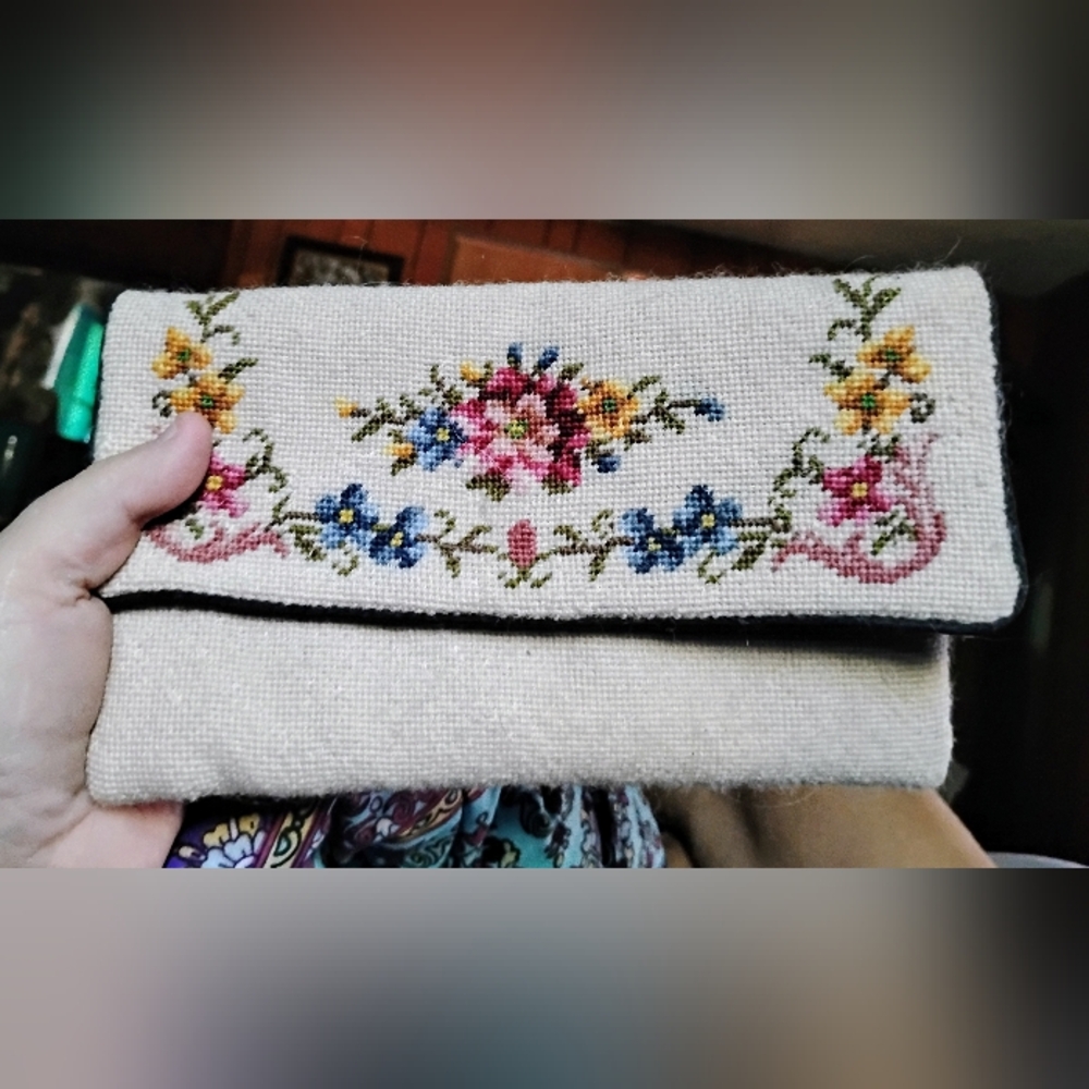 Vintage Handmade Needlepoint Purse Clutch